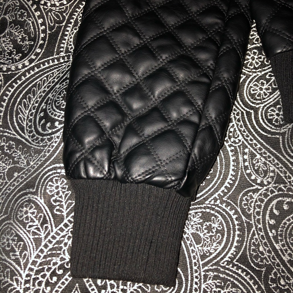 Leather jacket - Picture 3 of 4